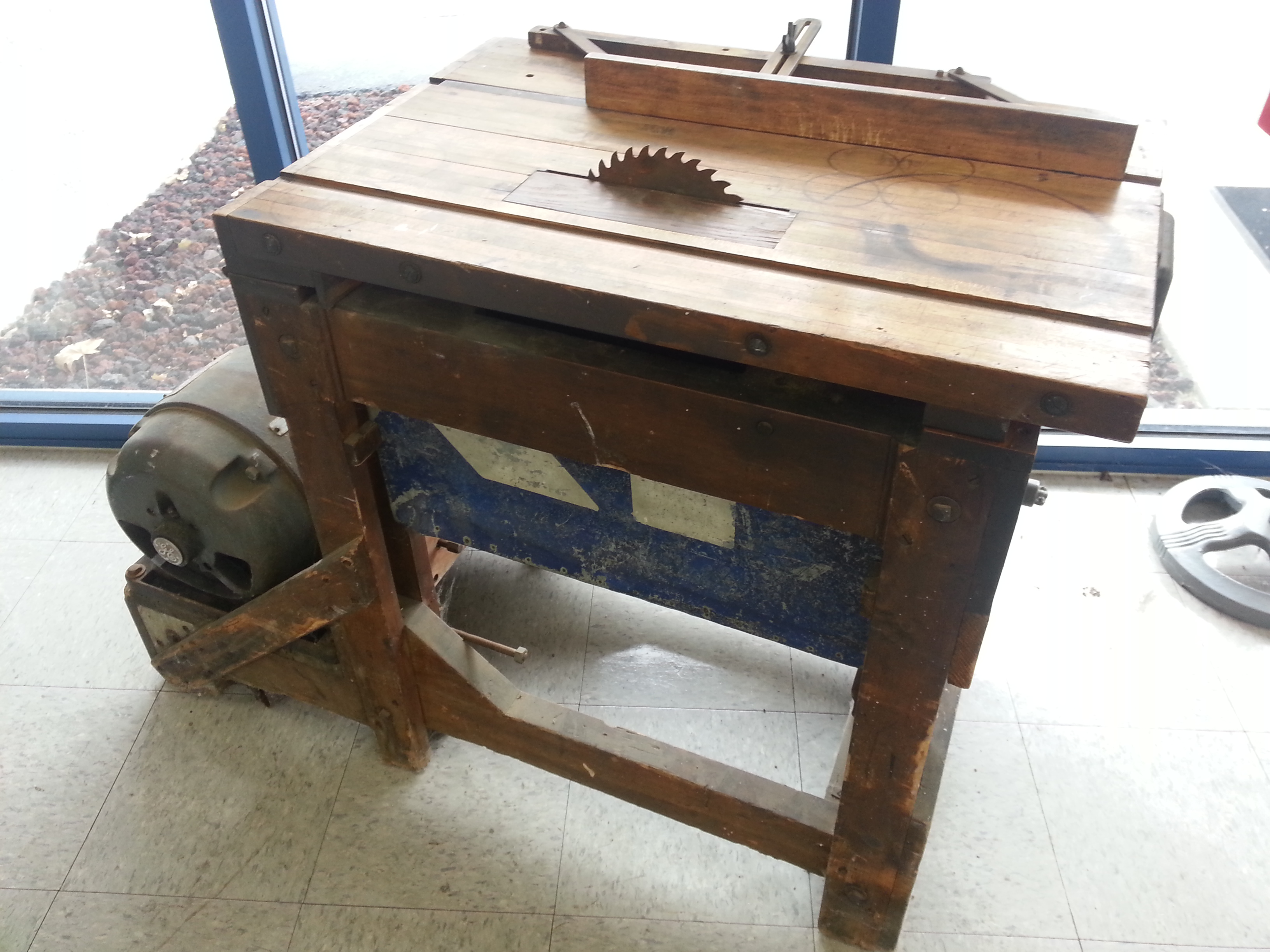 They don't make table saws like this anymore!